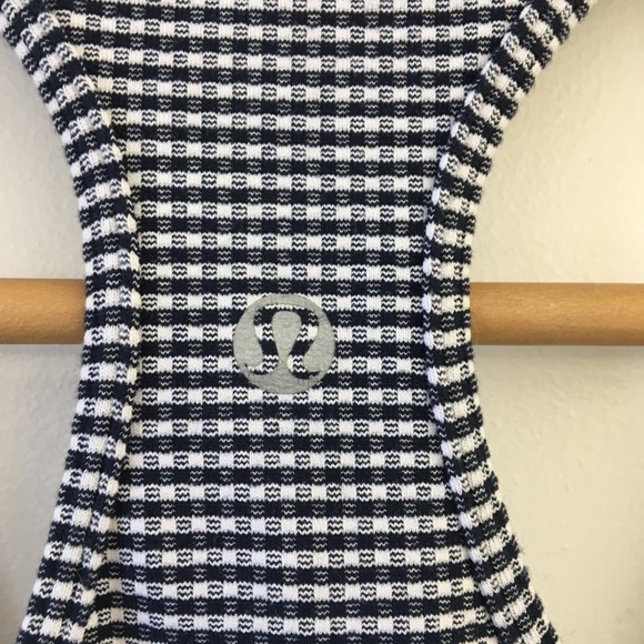 Lululemon Tank Top Gingham Navy & White SZ 4 - Picture 3 of 4